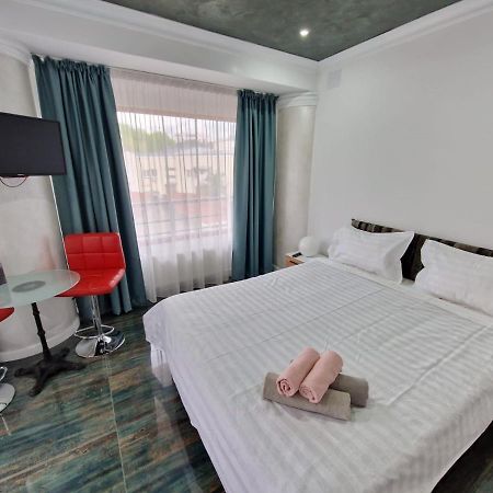 בוקרשט Kpm Downtown Apartments מראה חיצוני תמונה